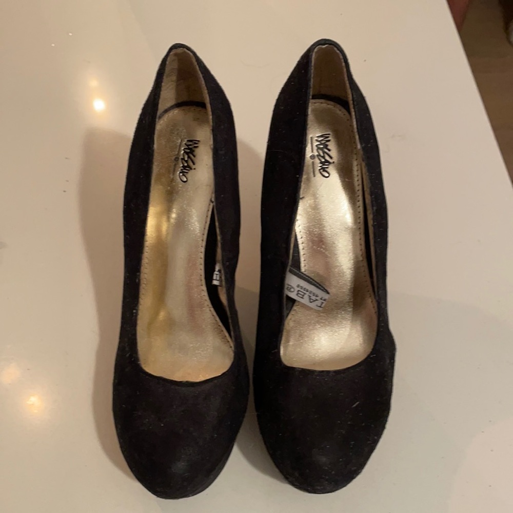 Black closed toe wedges